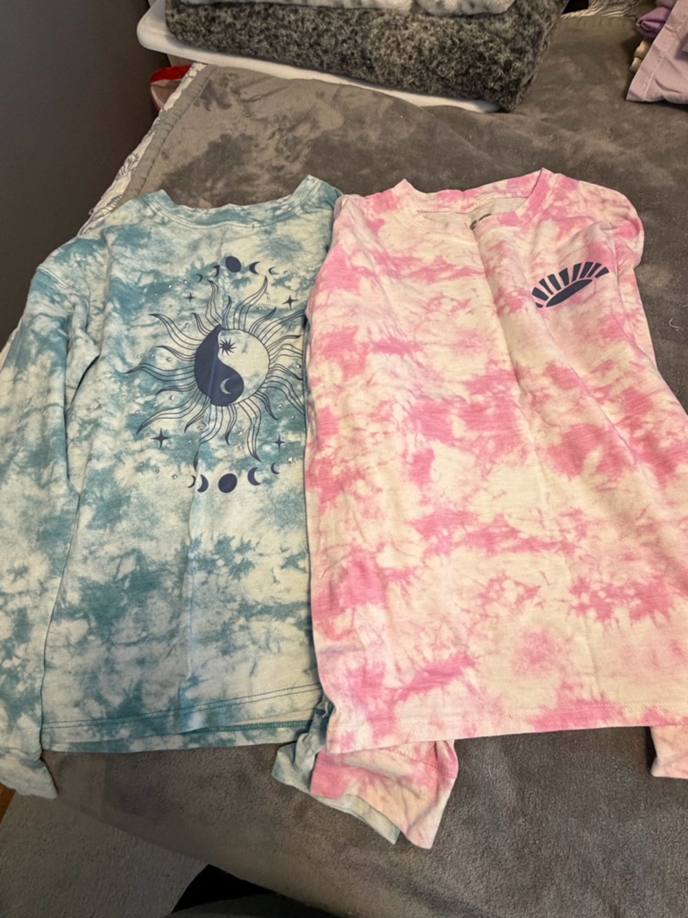 SO Tie-Dye Long Sleeve Tees in Blue and Pink